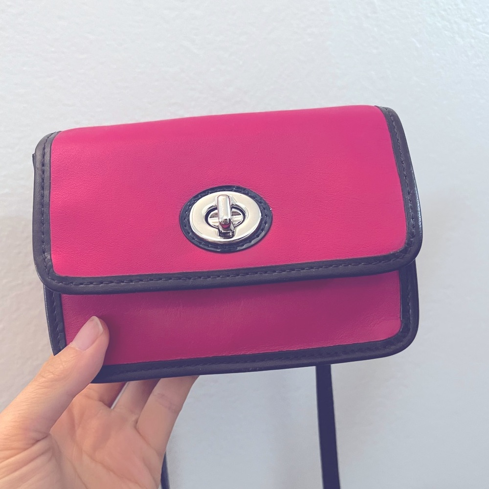 Coach mini bag in PINK💕💕💕